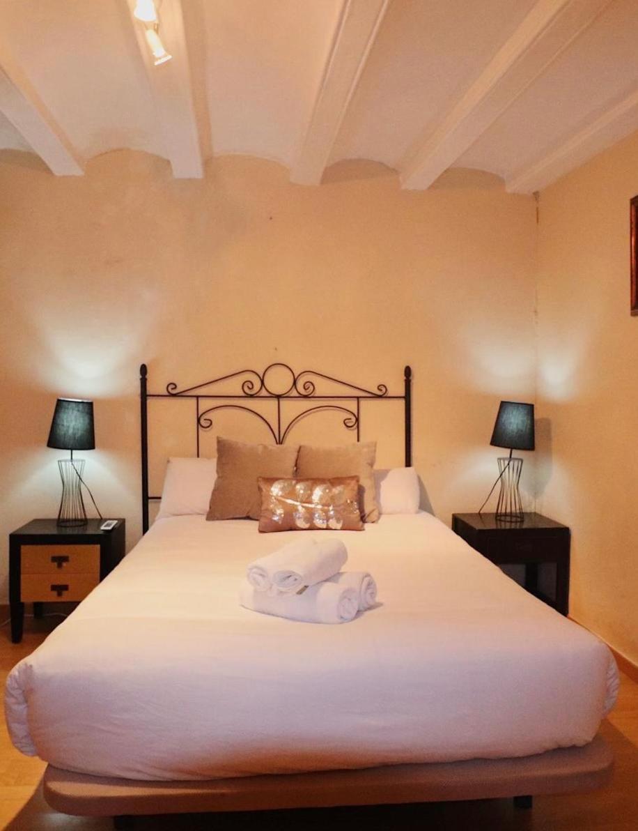 Private Rooms In City Center บาร์เซโลนา ภายนอก รูปภาพ